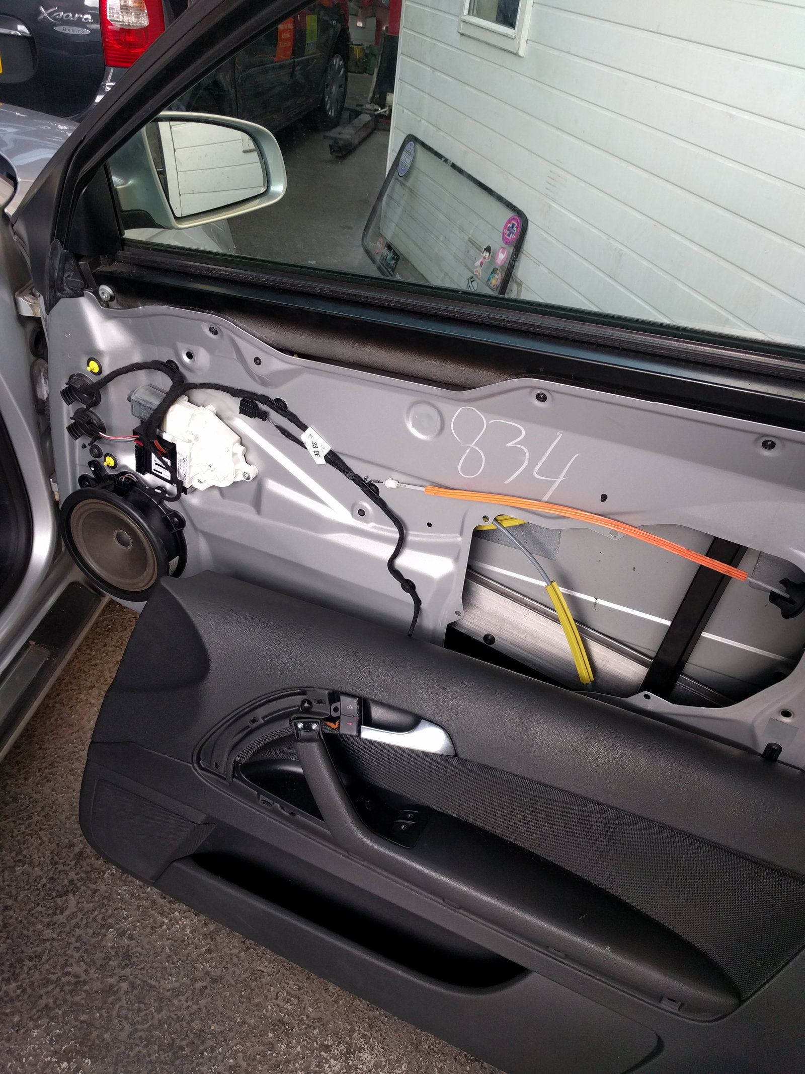 A3 8P Window Regulator keeps snapping cables