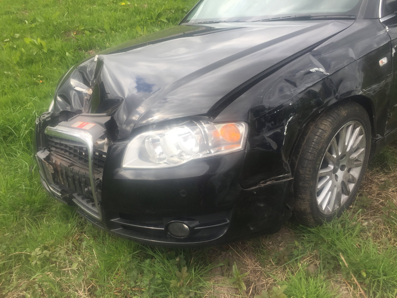 Audi A4 written off cat B, no airbag deployed