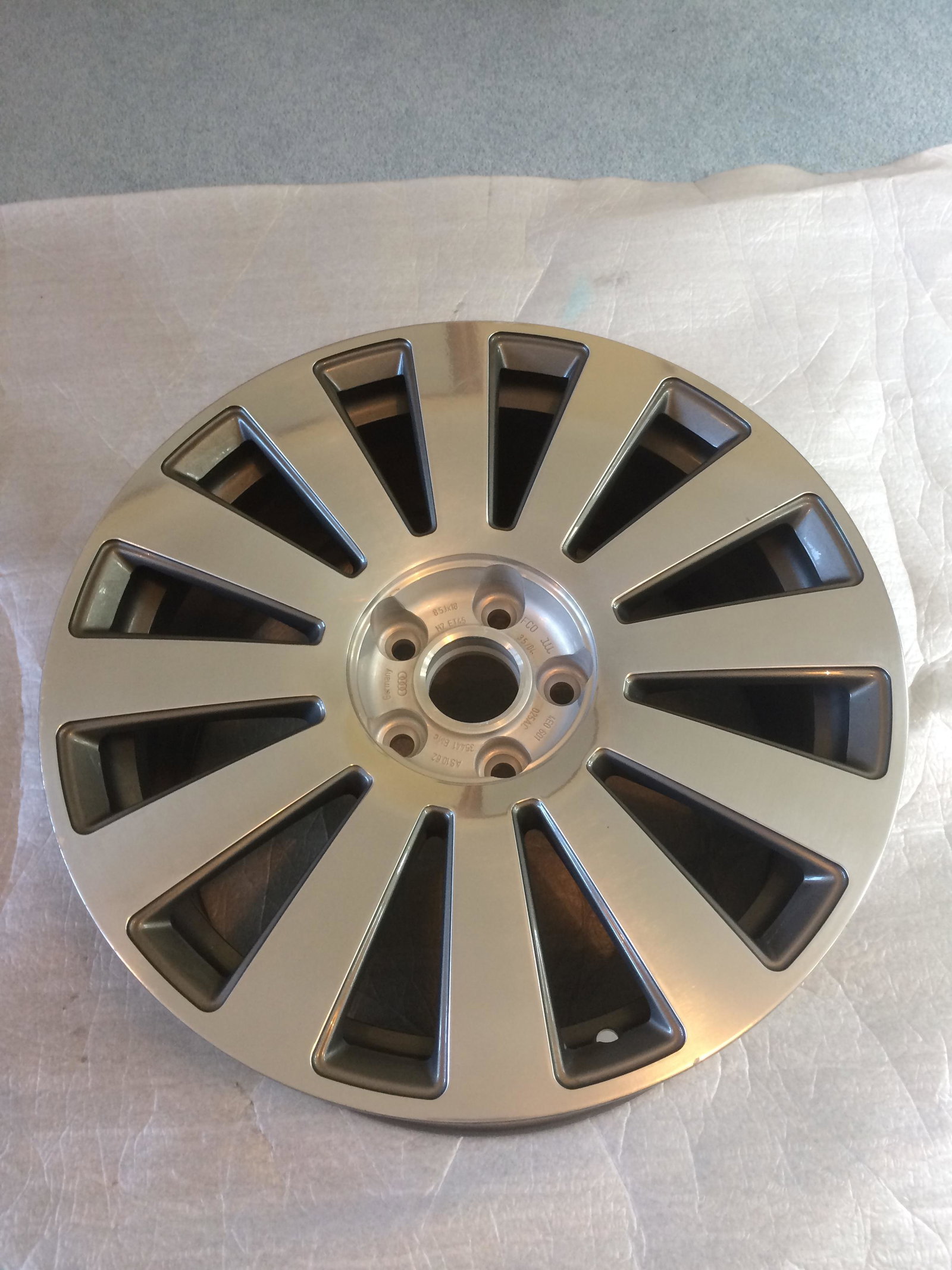 A8 Alloy Wheel for sale - 18"