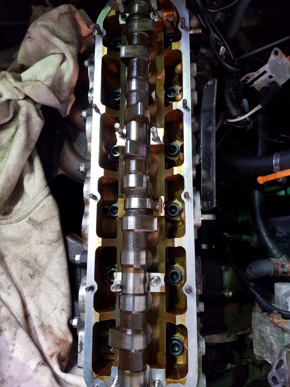Camshaft removal for A80