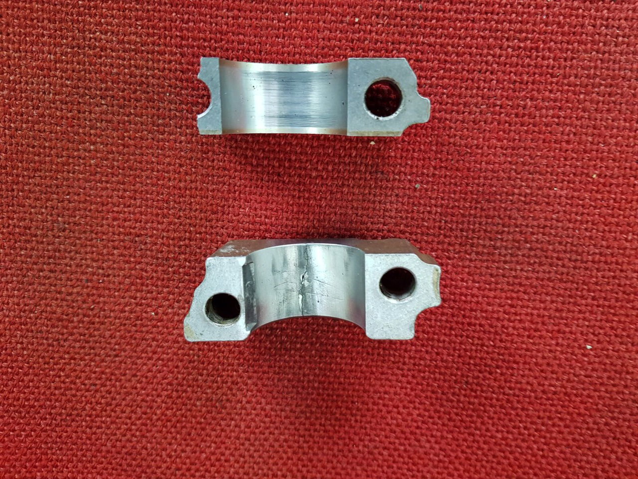 Camshaft holders for A80?