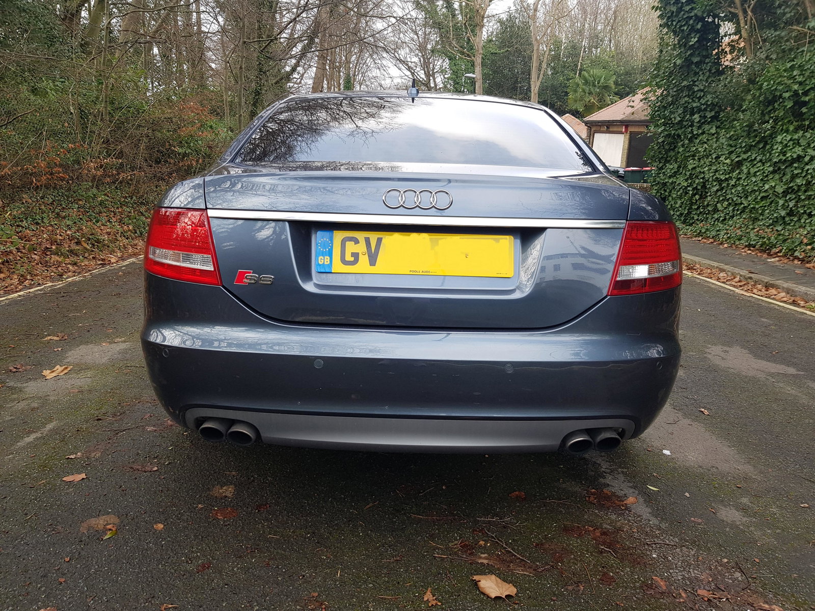 Audi S6 5.2L V10