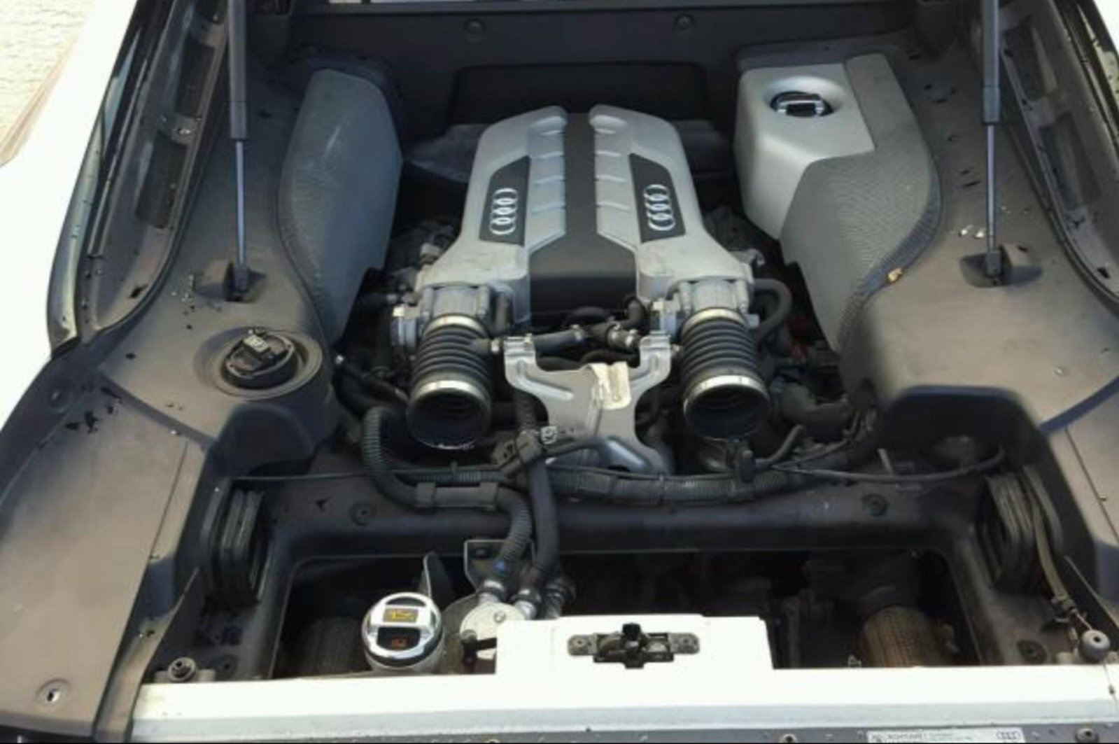 Help advice needed on an audi R8.