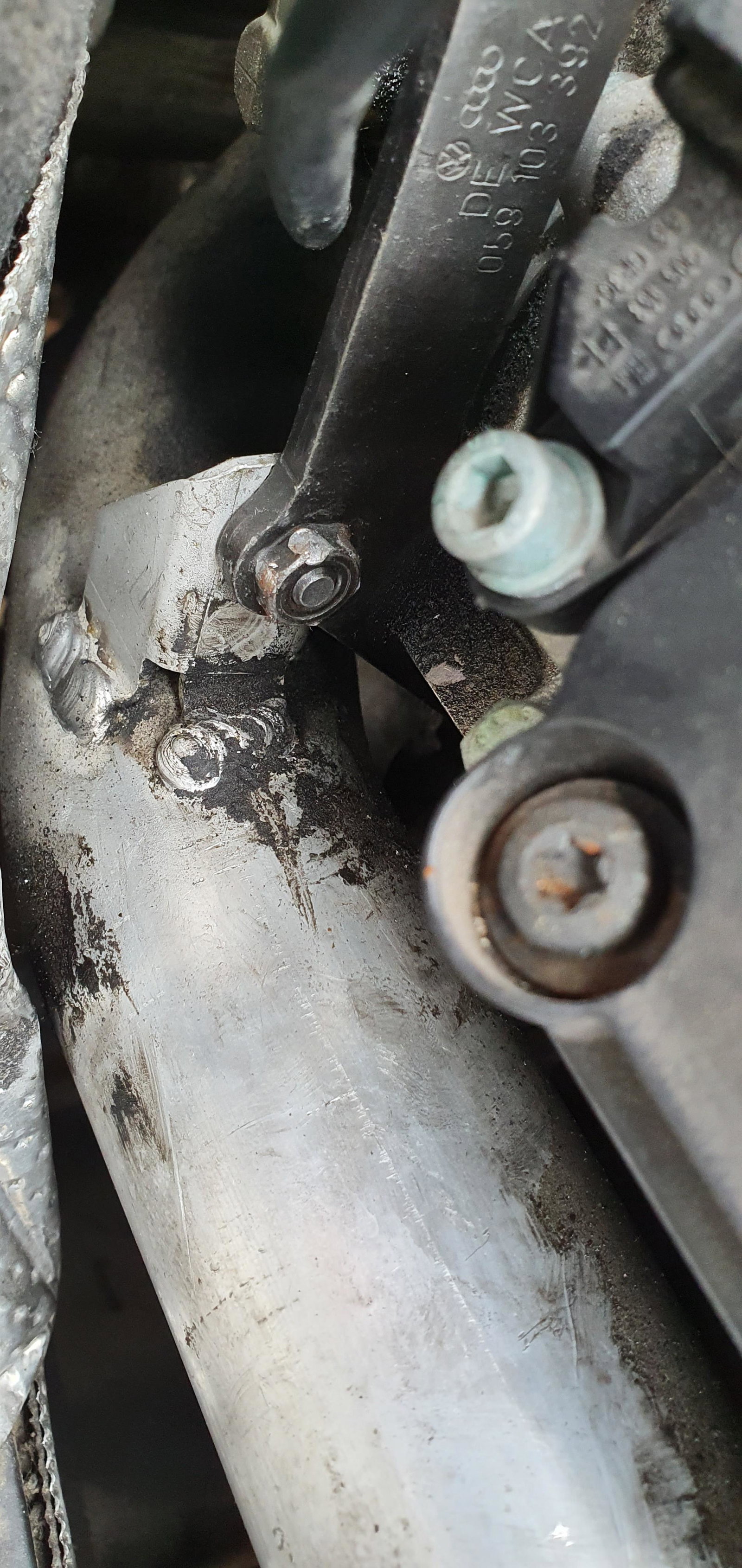 Intercooler pipe removal B7 3.0 TDI Quattro