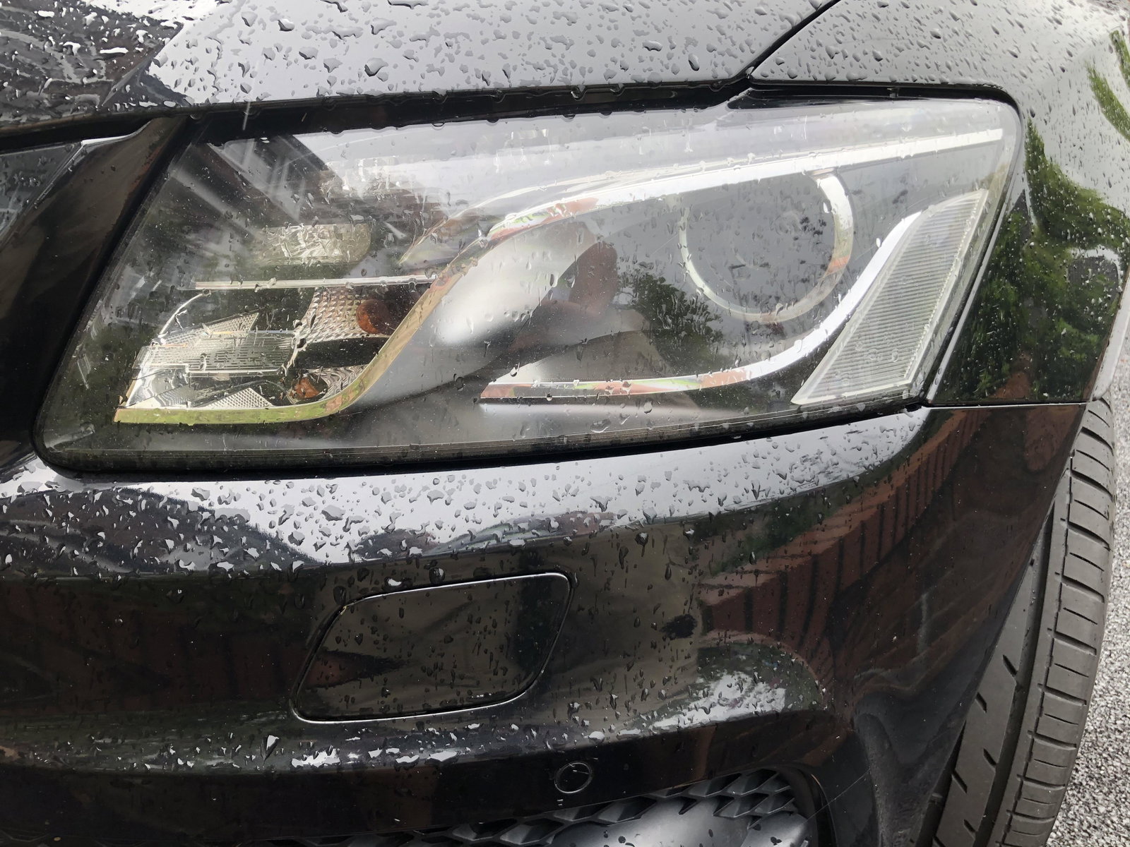 N/S headlamp for 2009 Q5 3.0 TDI quattro - why can't I find one?