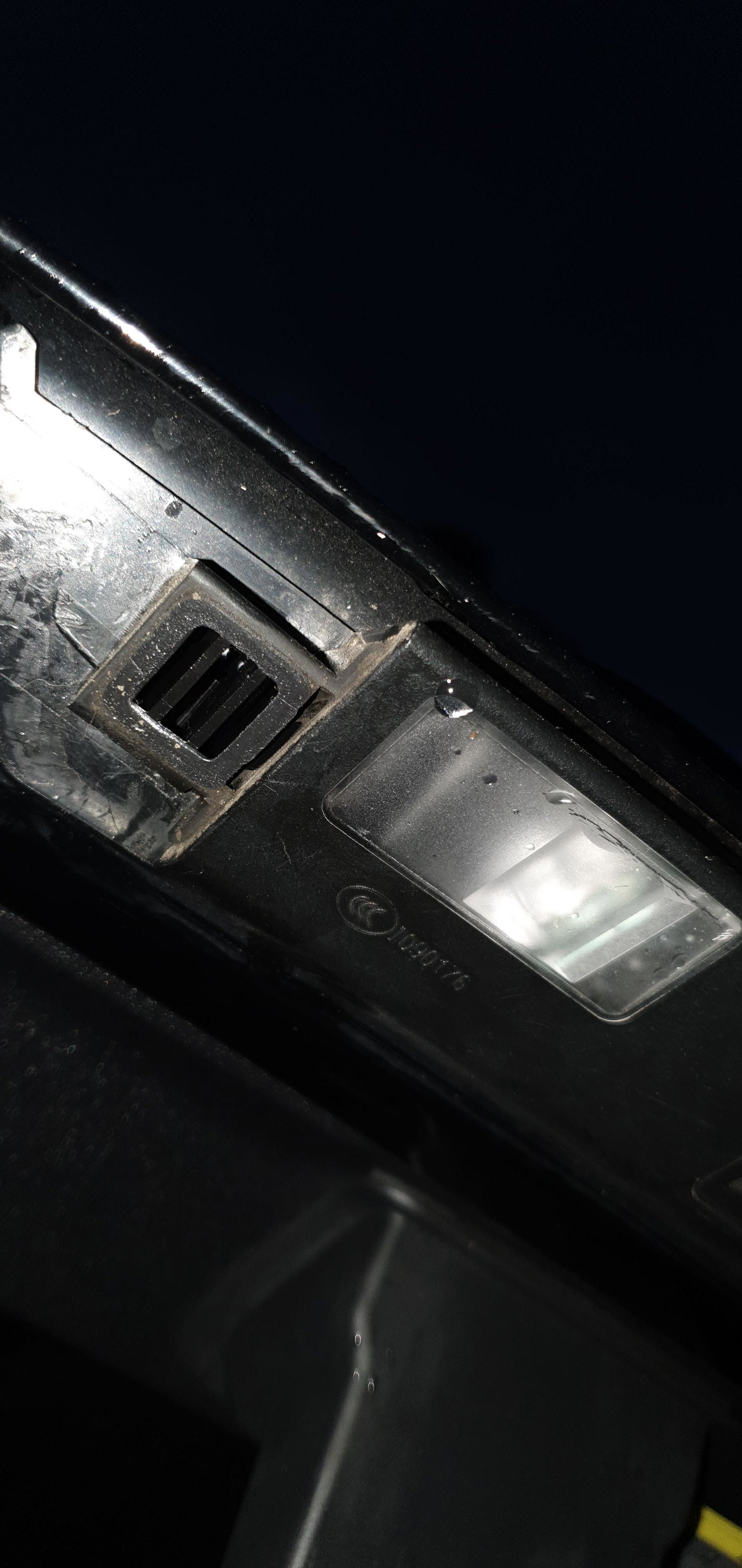 Audi TT number plate unit replacement