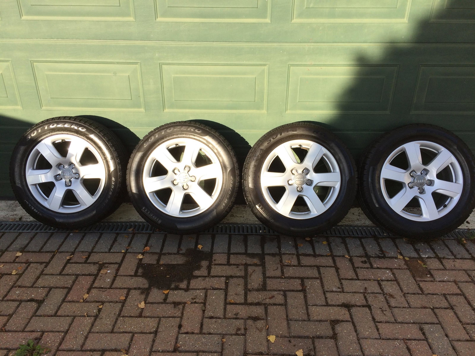 Sale: 4x Audi A7 (2011-17) 17" Wheels and Winter Tyres