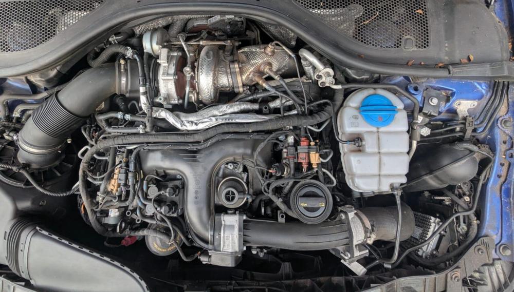 Engine overhead - A6 Allroad 3.0 BiTDI C7.jpeg