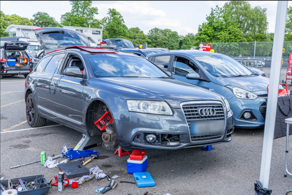 Carphoto(Brakejob).thumb.png.6fa12aa85414c3e185c39cf342deb683.png
