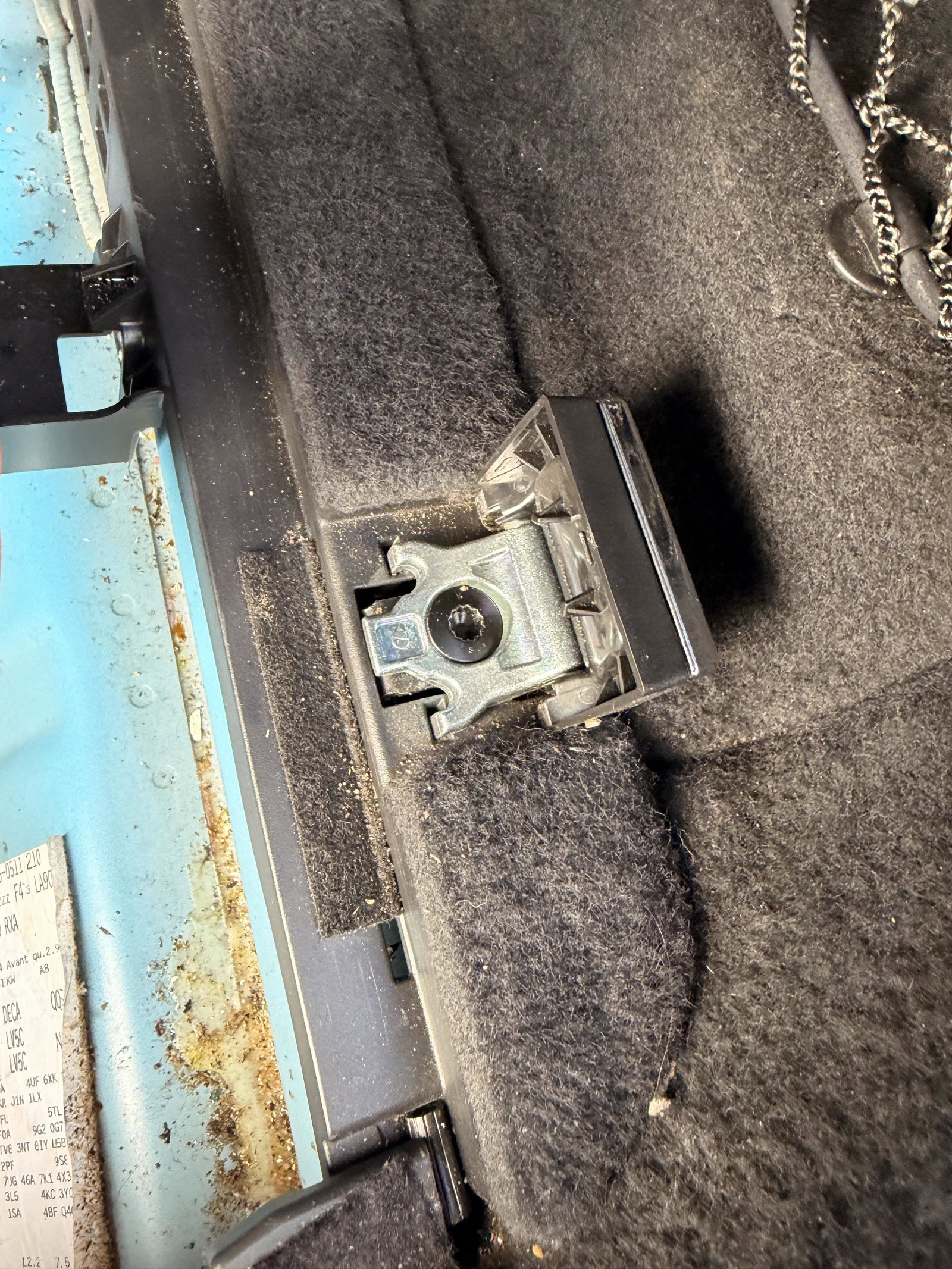 Tool tray removal